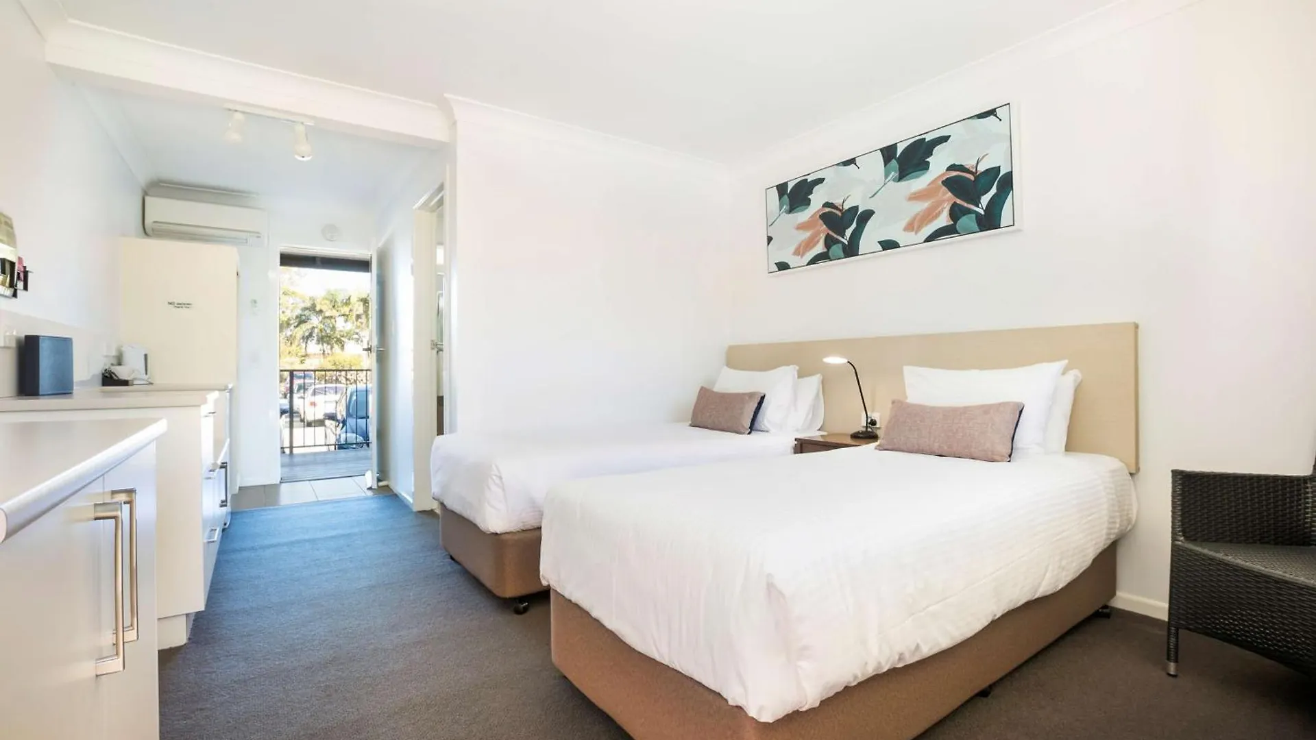 *** Hotel Nightcap At Golden Beach Tavern Caloundra Australia