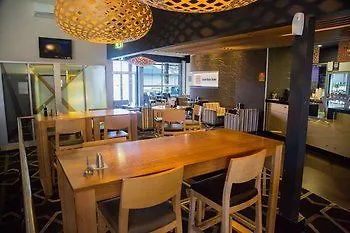 Nightcap At Golden Beach Tavern Caloundra Hotel