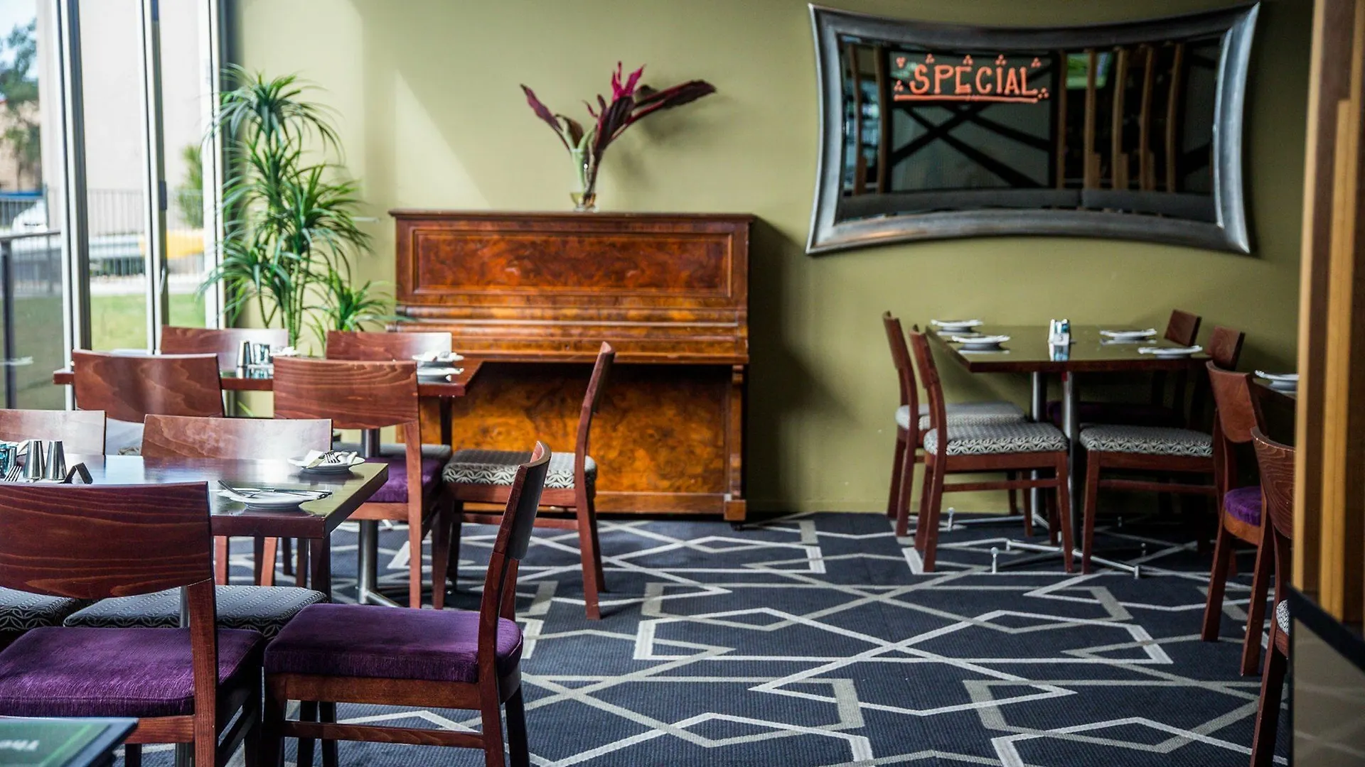 *** Hotel Nightcap At Golden Beach Tavern Caloundra Australia