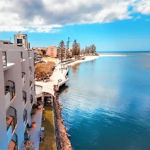 La Promenade **** Caloundra