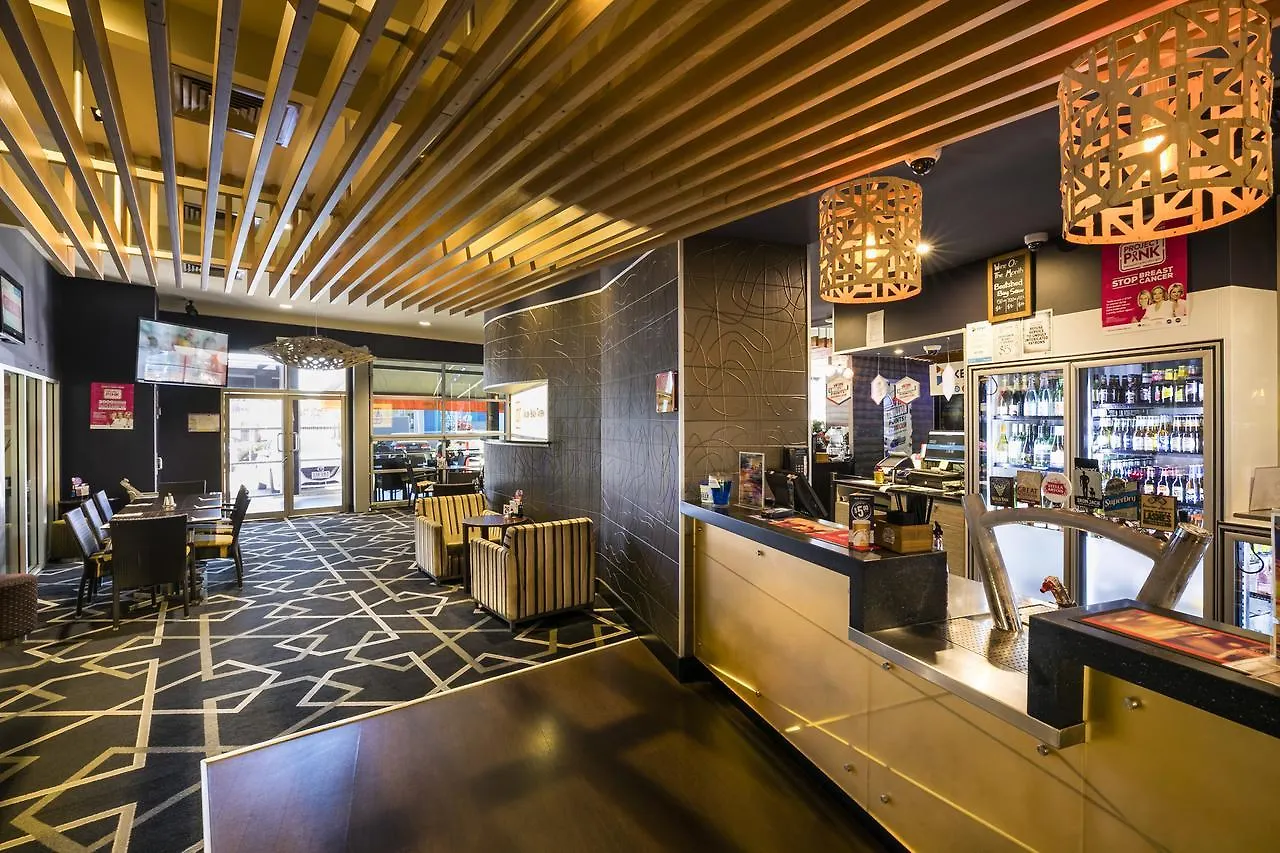 *** Hotel Nightcap At Golden Beach Tavern Caloundra Australia