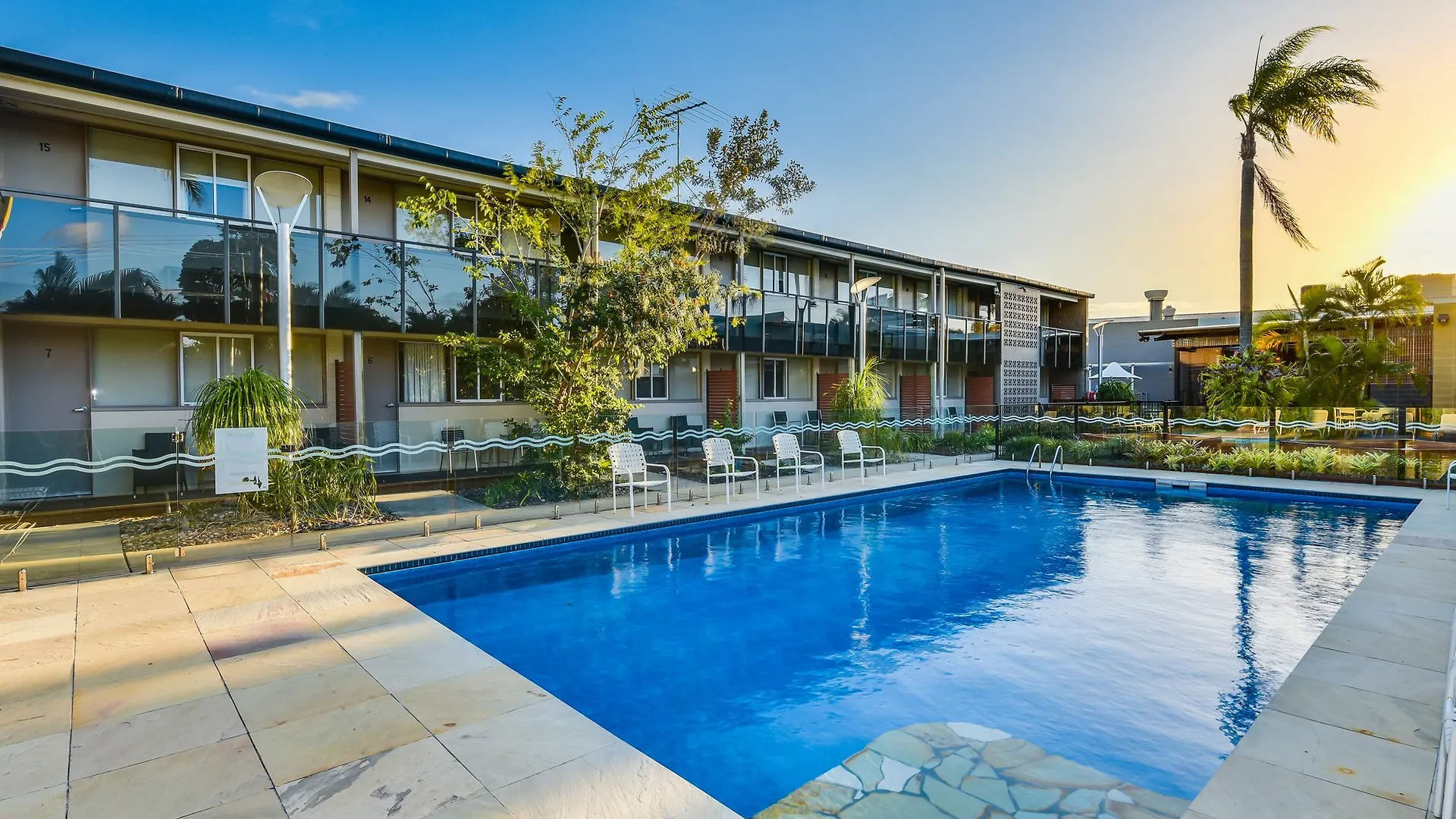 *** Hotel Nightcap At Golden Beach Tavern Caloundra Australia